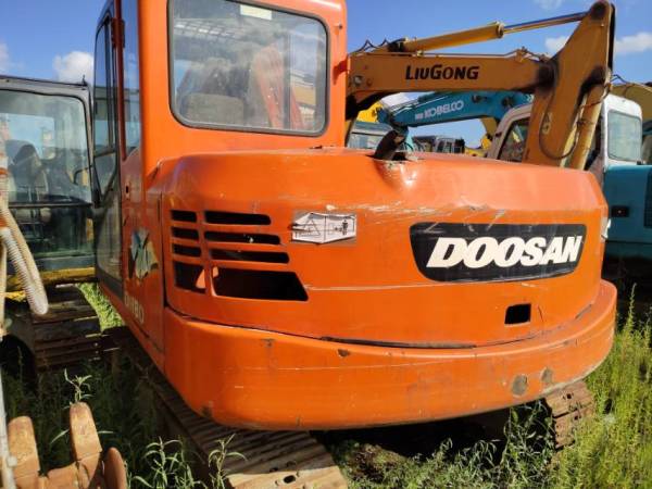 斗山DH70履帶式挖掘機(jī)