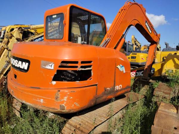 斗山DH70履帶式挖掘機(jī)