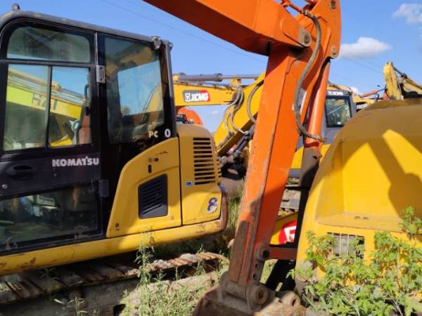 斗山DH70履帶式挖掘機(jī)