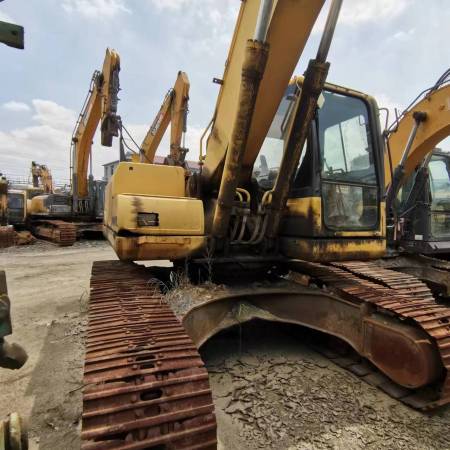 小松PC220-8履带式挖掘机