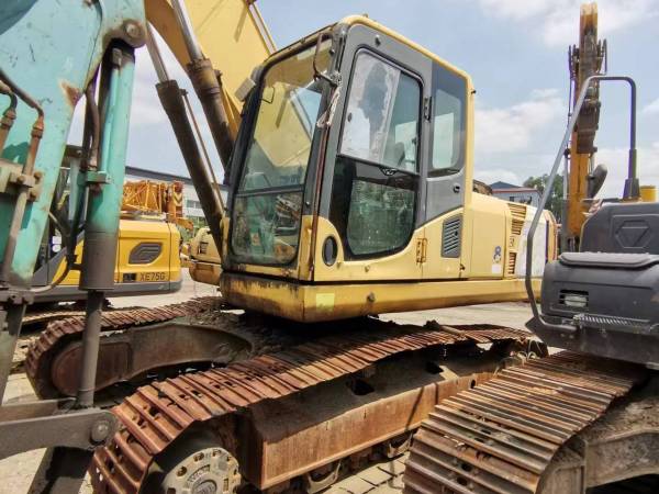 小松PC220-8履帶式挖掘機(jī)