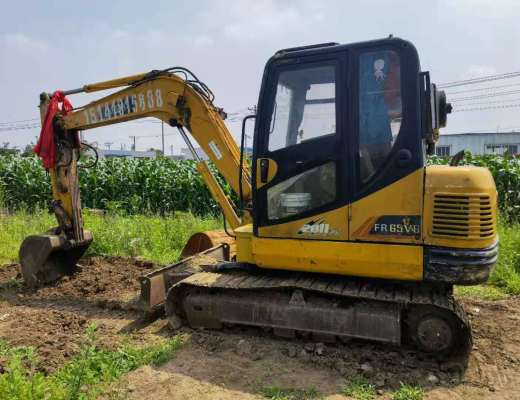 雷沃重工FR65履带式挖掘机