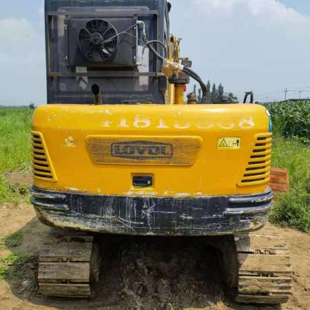 雷沃重工FR65履带式挖掘机