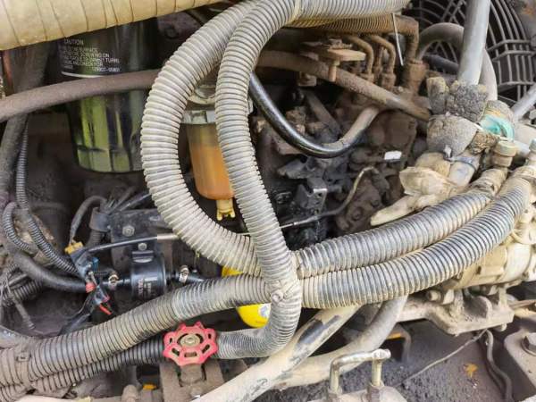 雷沃重工FR65履帶式挖掘機