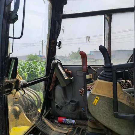 雷沃重工FR65履带式挖掘机