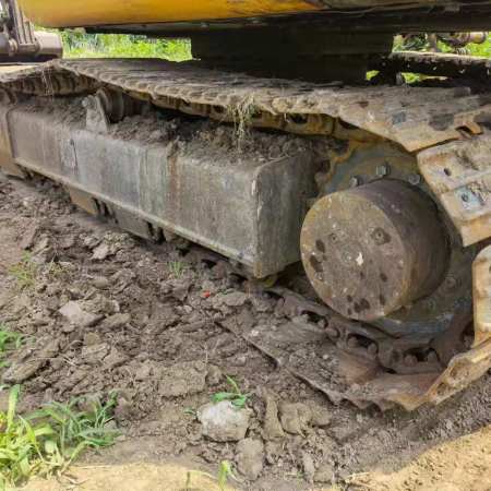 雷沃重工FR65履带式挖掘机