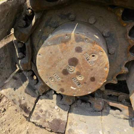 雷沃重工FR65履带式挖掘机