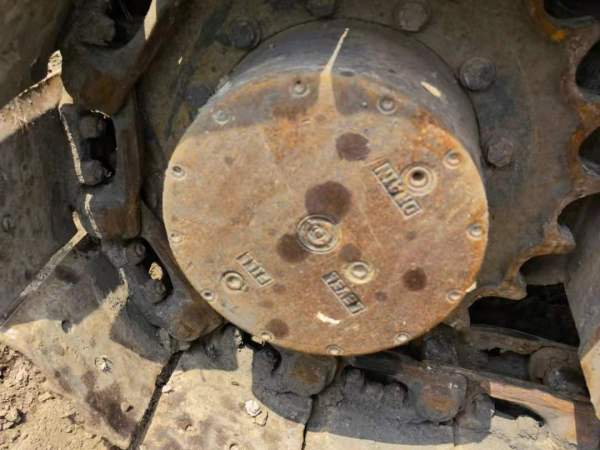 雷沃重工FR65履帶式挖掘機