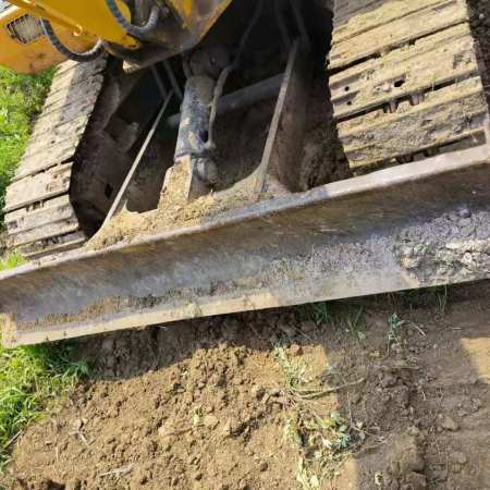 雷沃重工FR65履带式挖掘机