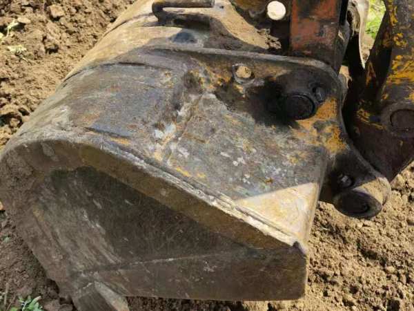 雷沃重工FR65履帶式挖掘機