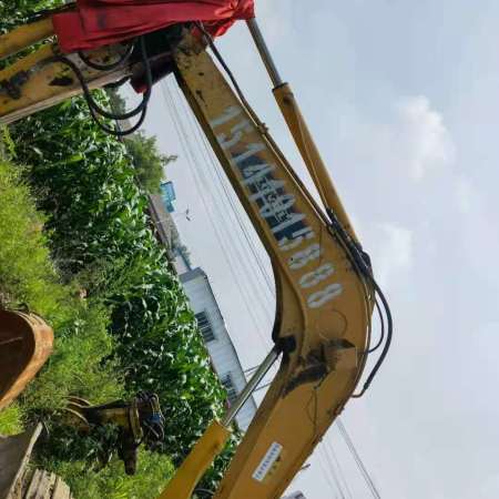 雷沃重工FR65履带式挖掘机