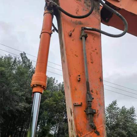 斗山DH225-9履带式挖掘机