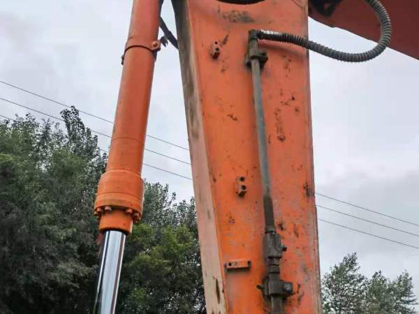 斗山DH225-9履帶式挖掘機(jī)