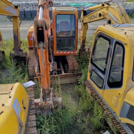 斗山DH70履带式挖掘机