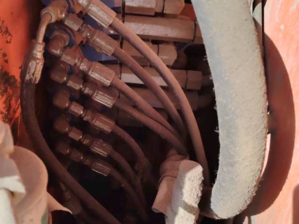 斗山DH70履帶式挖掘機(jī)