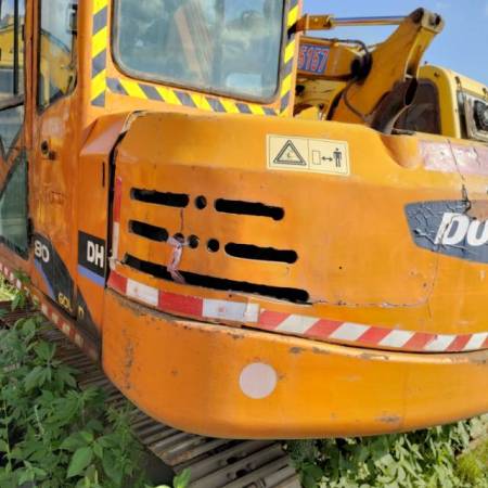 斗山DH70履带式挖掘机