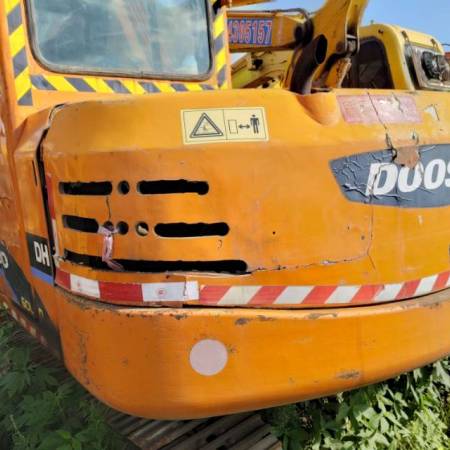 斗山DH70履带式挖掘机