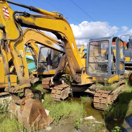 雷沃重工FR85履带式挖掘机