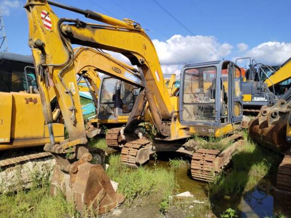 雷沃重工FR85履帶式挖掘機(jī)