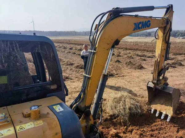 徐工XE55D履帶式挖掘機