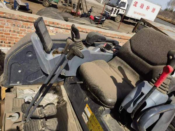 徐工XE26U履帶式挖掘機(jī)