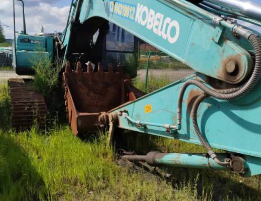 神钢SK260履带式挖掘机