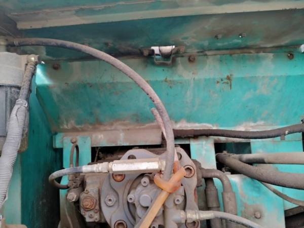 神鋼SK260履帶式挖掘機(jī)