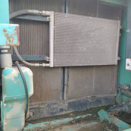 神钢SK260履带式挖掘机