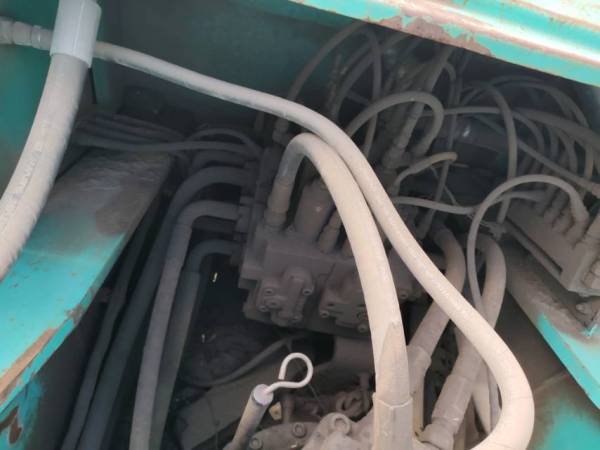 神鋼SK260履帶式挖掘機(jī)