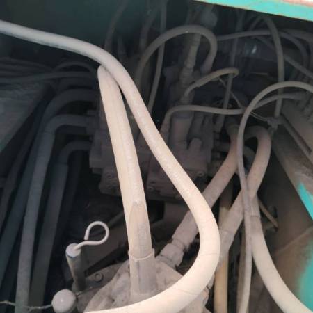 神钢SK260履带式挖掘机