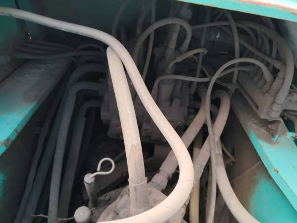 神鋼SK260履帶式挖掘機(jī)