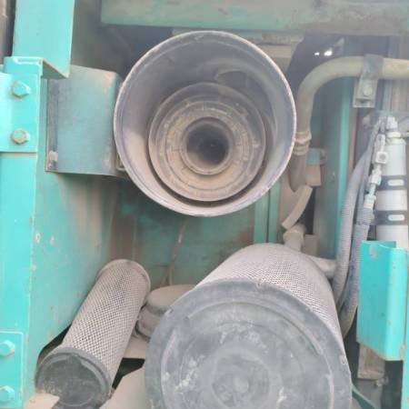 神钢SK260履带式挖掘机