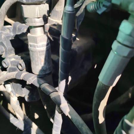 神钢SK75履带式挖掘机