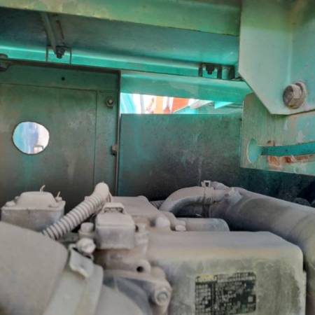 神钢SK75履带式挖掘机