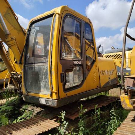 玉柴YC135-8履带式挖掘机