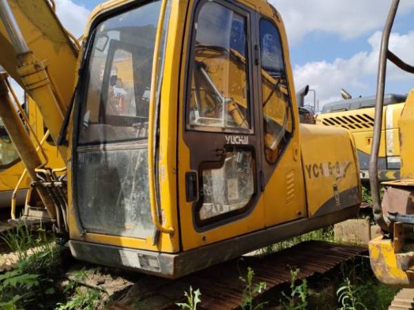 玉柴YC135-8履帶式挖掘機