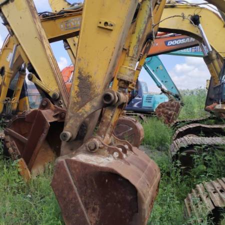 玉柴YC135-8履带式挖掘机