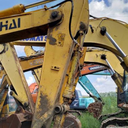 玉柴YC135-8履带式挖掘机