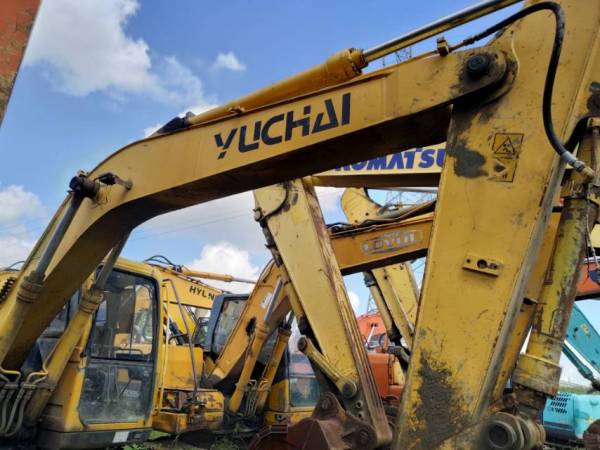 玉柴YC135-8履帶式挖掘機