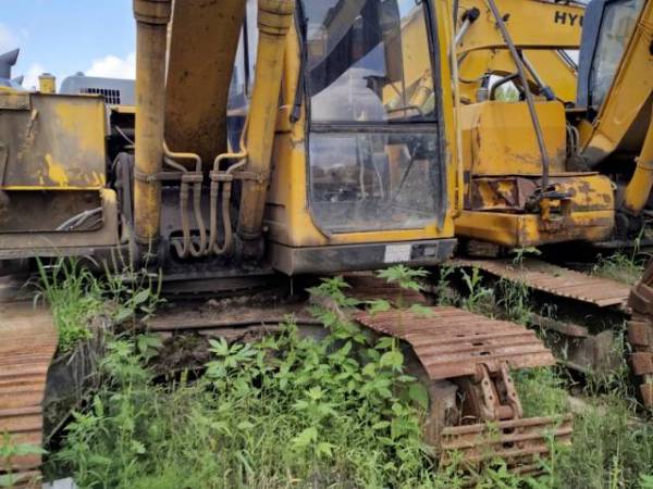 玉柴YC135-8履帶式挖掘機