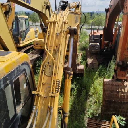 玉柴YC135-8履带式挖掘机