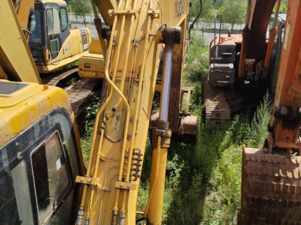 玉柴YC135-8履帶式挖掘機