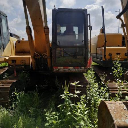 现代R110-7履带式挖掘机