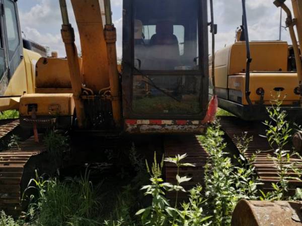 現(xiàn)代R110-7履帶式挖掘機