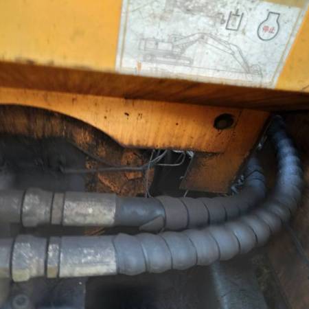 现代R110-7履带式挖掘机