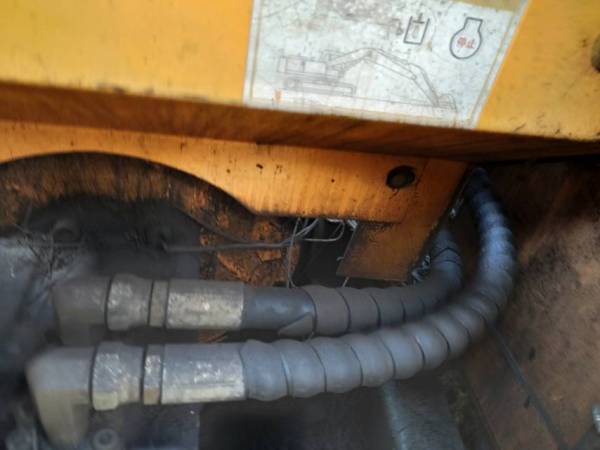 現(xiàn)代R110-7履帶式挖掘機