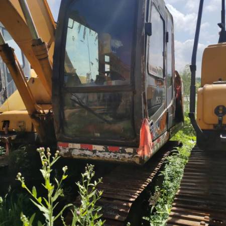 现代R110-7履带式挖掘机