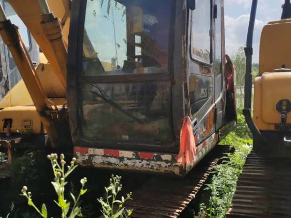 現(xiàn)代R110-7履帶式挖掘機