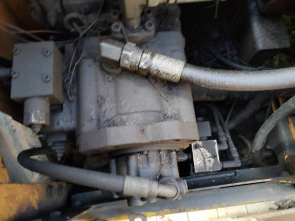 現(xiàn)代R110-7履帶式挖掘機