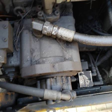 现代R110-7履带式挖掘机